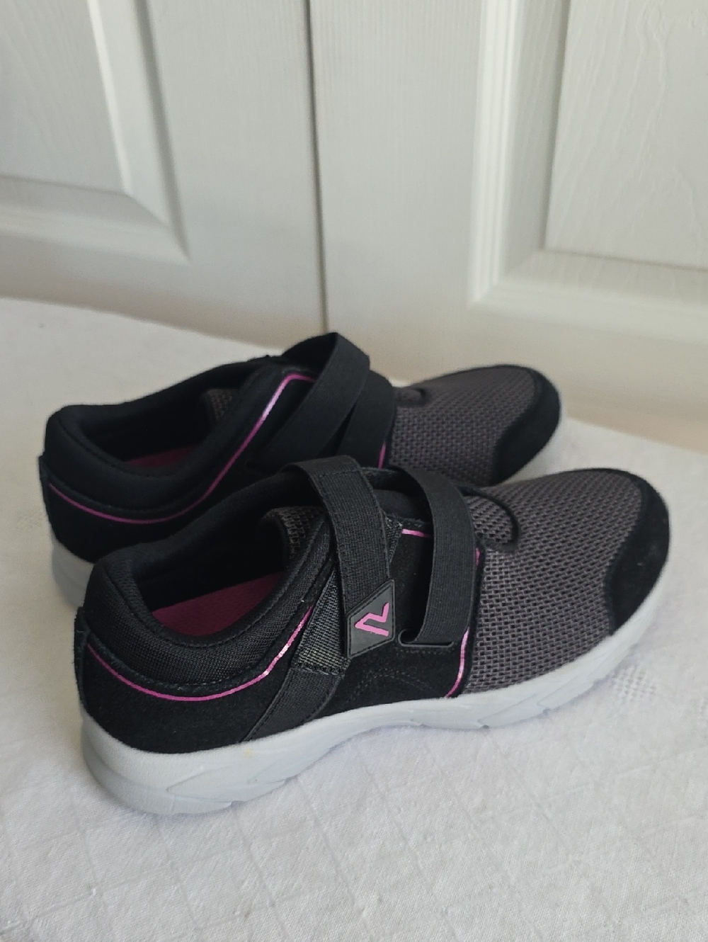 Vionic Gray and Pink And Black Athletic Sneakers Size 8.5